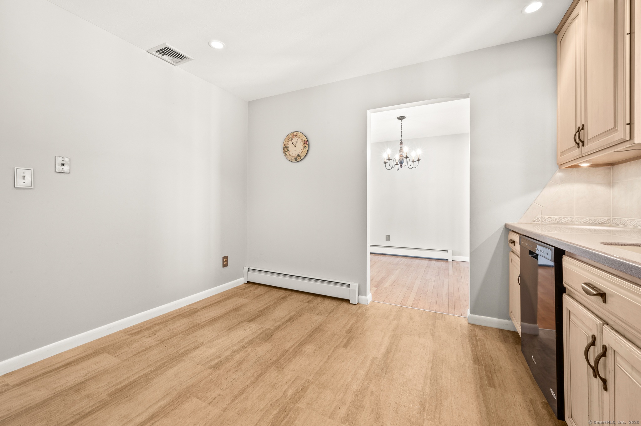 28 Chestnut Drive, Suffield, Connecticut image 8