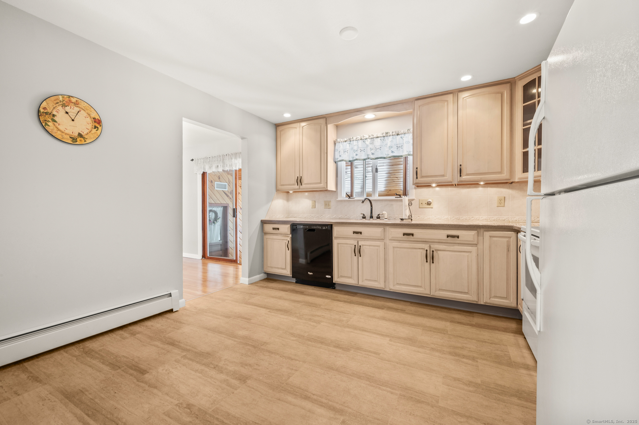 28 Chestnut Drive, Suffield, Connecticut image 7