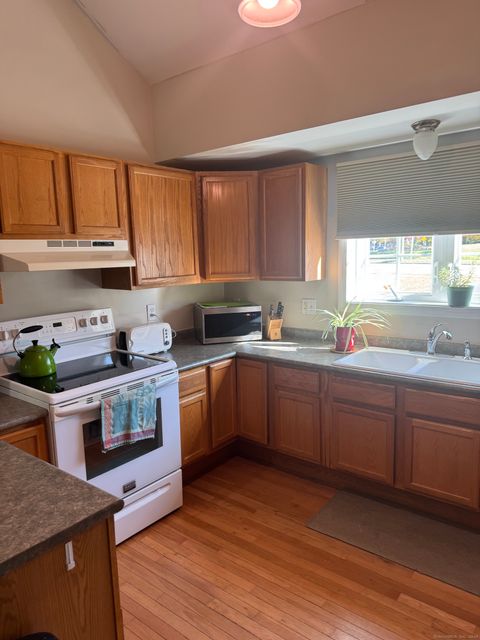 Tiny photo for 244 Oakland Street #APT H, Manchester, CT 06042 (MLS # 24135076)