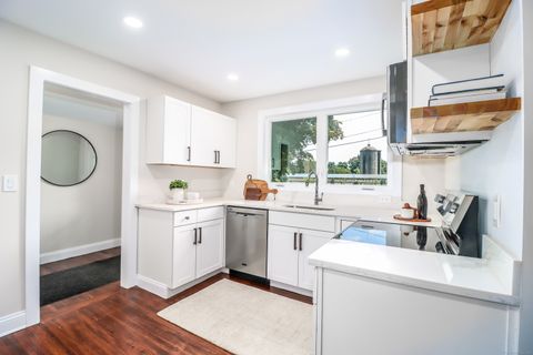 Tiny photo for 27 Obtuse Road S, Brookfield, CT 06804 (MLS # 24157062)