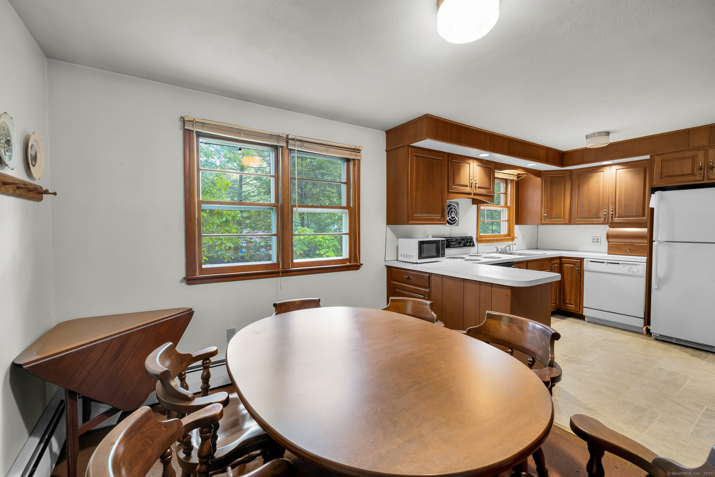 12 Silver Drive, Burlington, Connecticut image 20