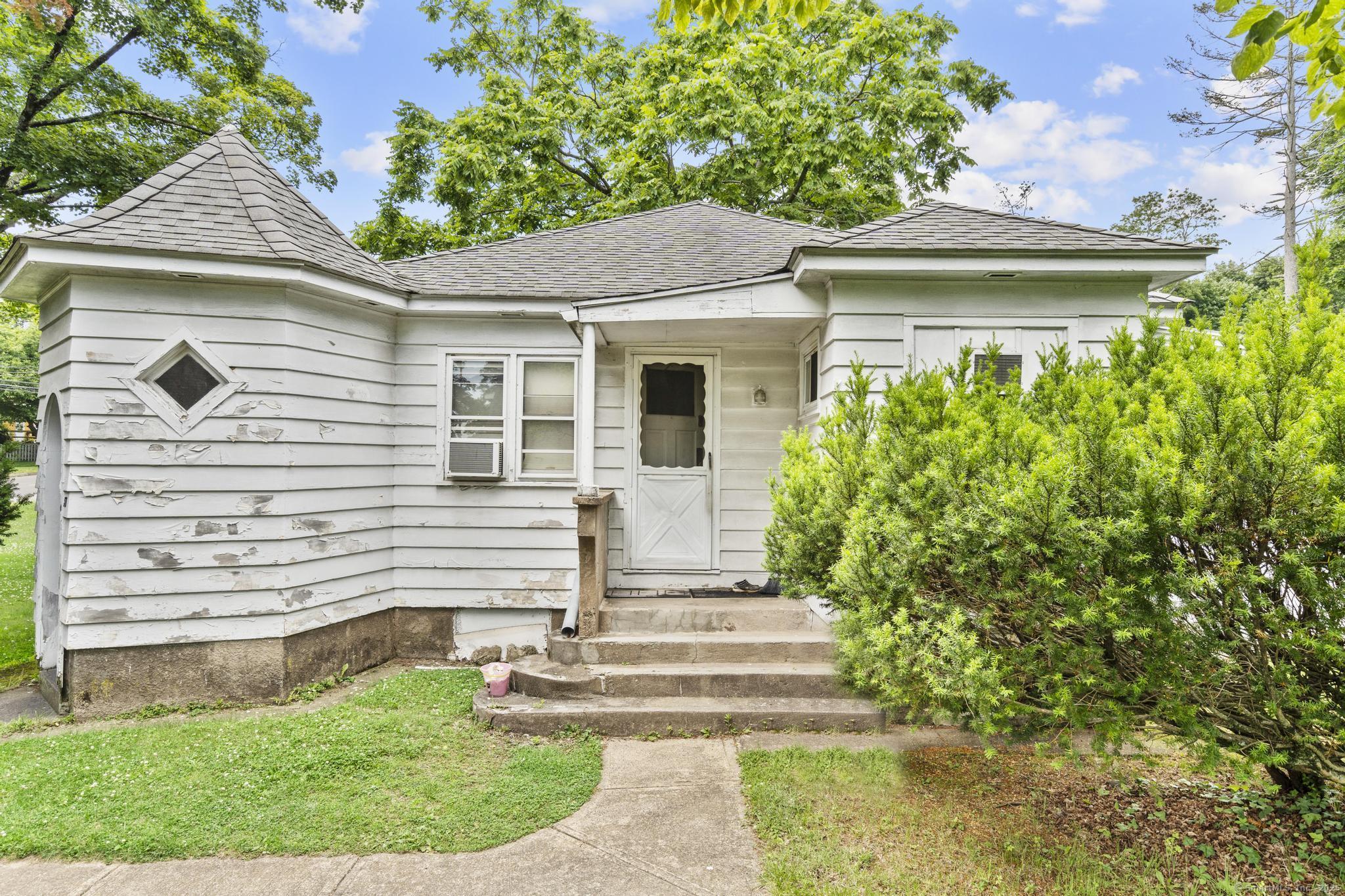 57 Laurel Street