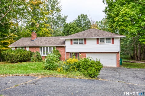 Photo of 1040 Mountain Road, Bloomfield, CT 06002 (MLS # 24188372)
