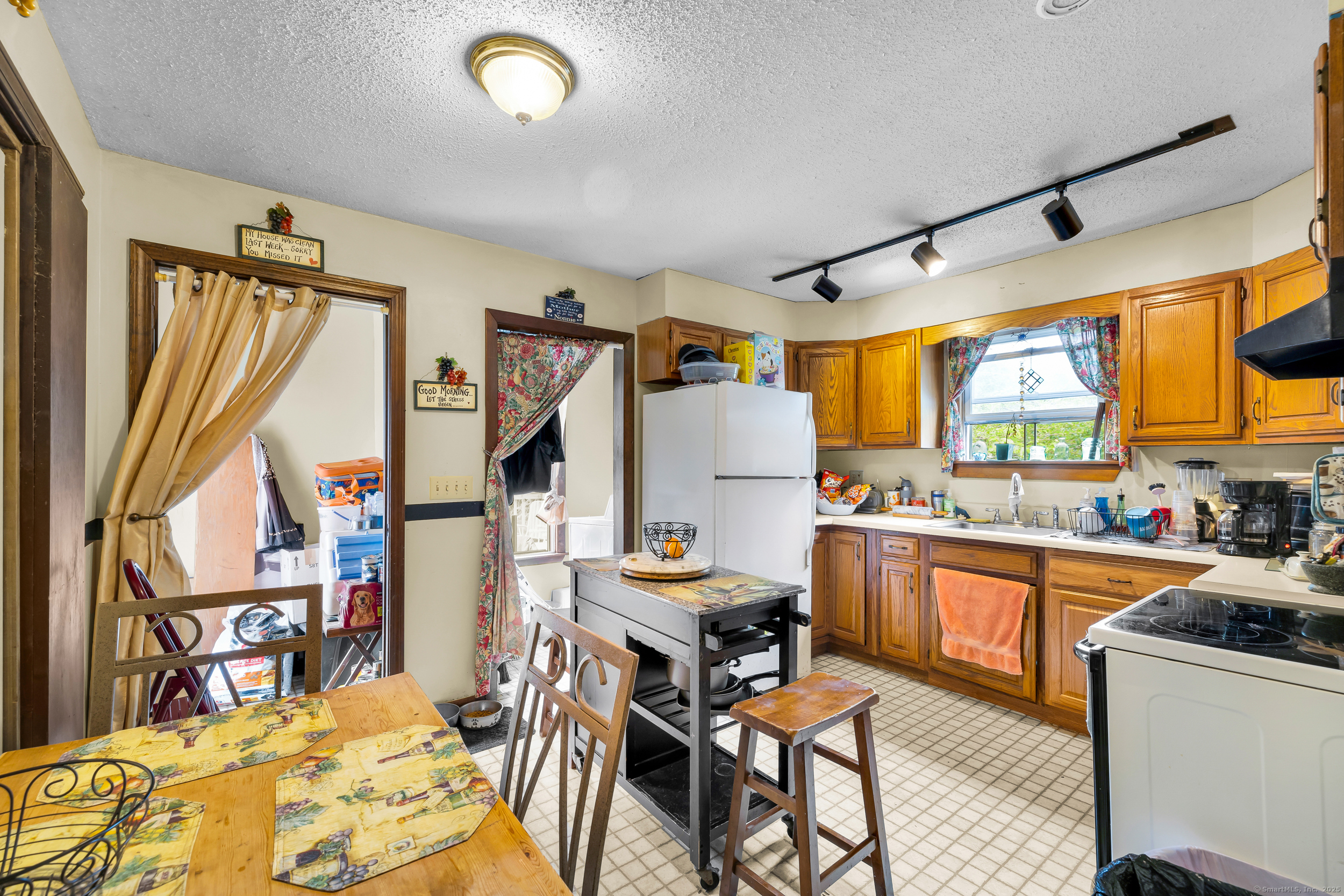 678 Colonel Ledyard Highway