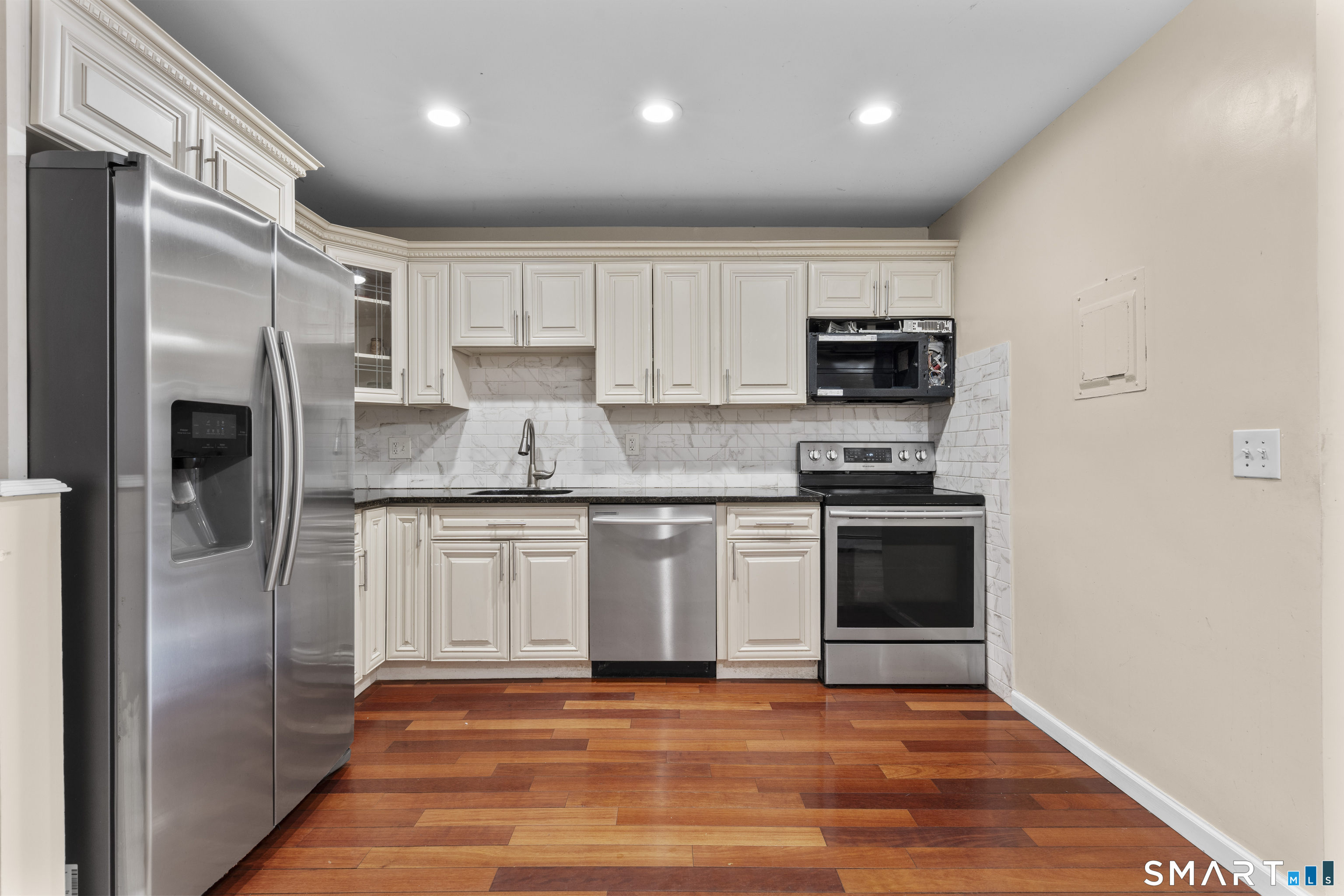 79 Balance Rock Road APT 8