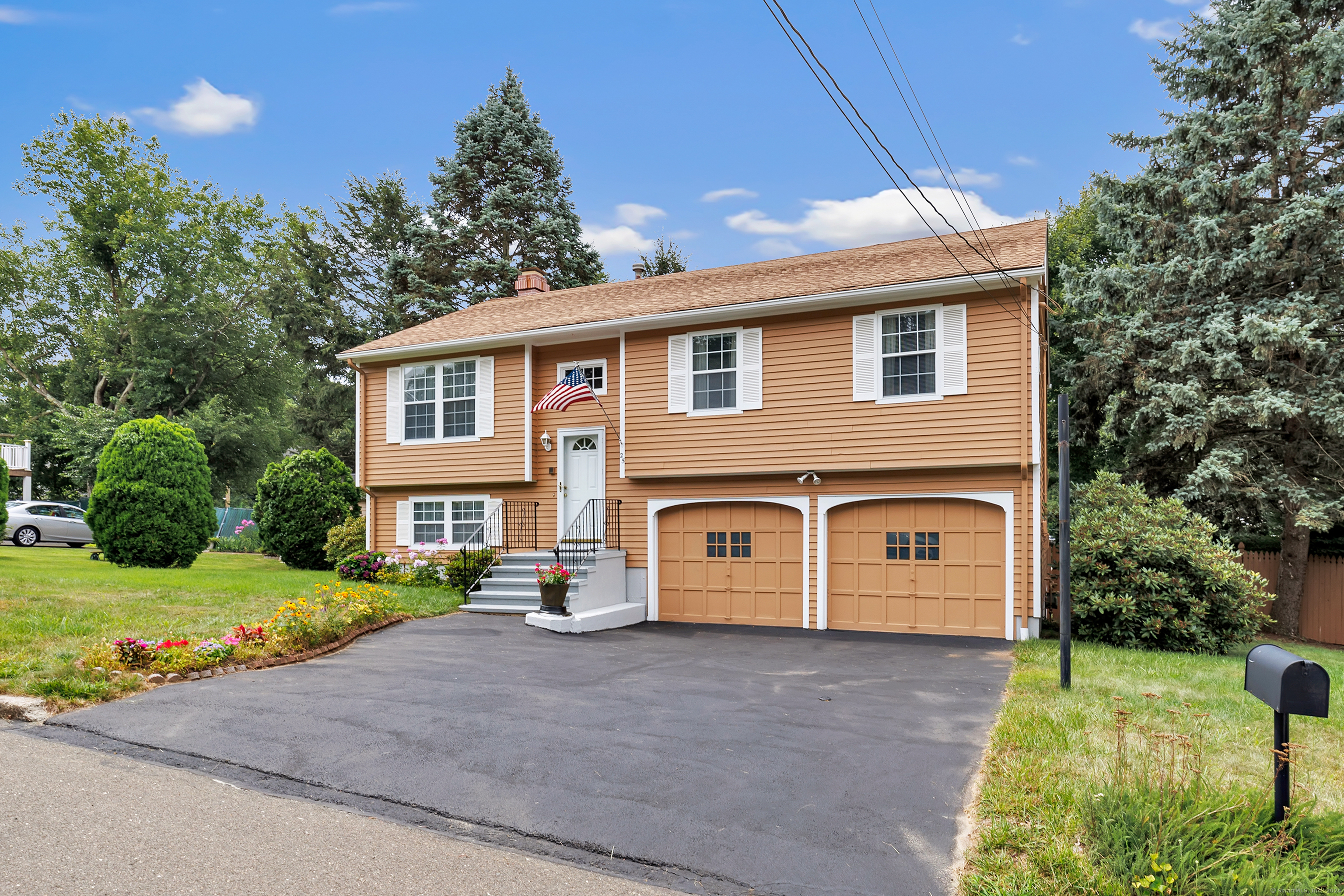 Property for Sale at 25 Sullivan Place, Bridgeport, Connecticut - Bedrooms: 3 
Bathrooms: 2 
Rooms: 7  - $419,900