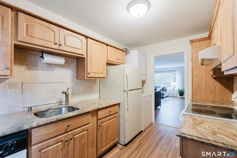 Tiny photo for 40 Village Walk #40, Wilton, CT 06897 (MLS # 24166620)