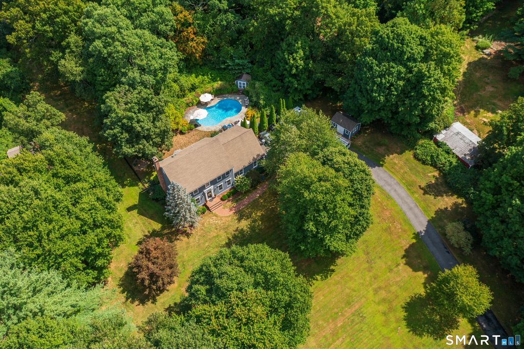 Photo of 21 Phyllis Lane, Newtown, CT 06470 (MLS # 24019553)