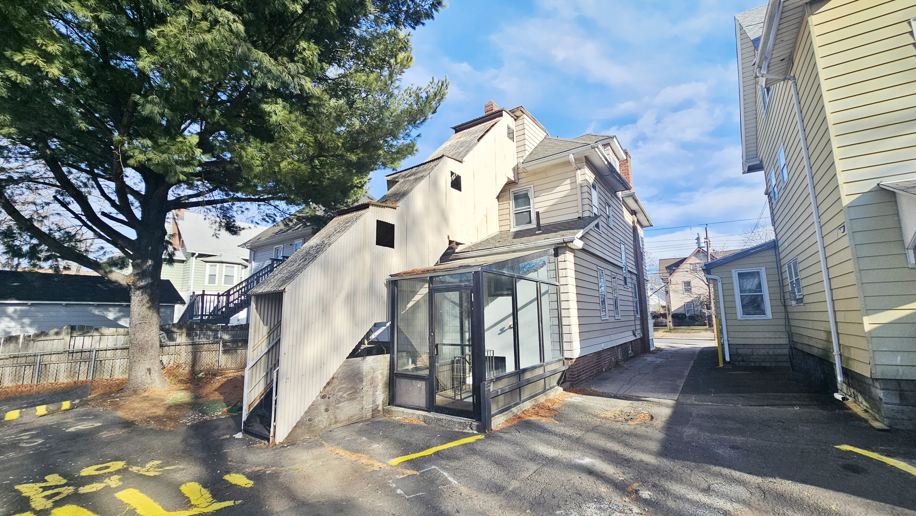 Property for Sale at 474 Washington Avenue, West Haven, Connecticut - Bedrooms: 7 
Bathrooms: 4 
Rooms: 14  - $424,950