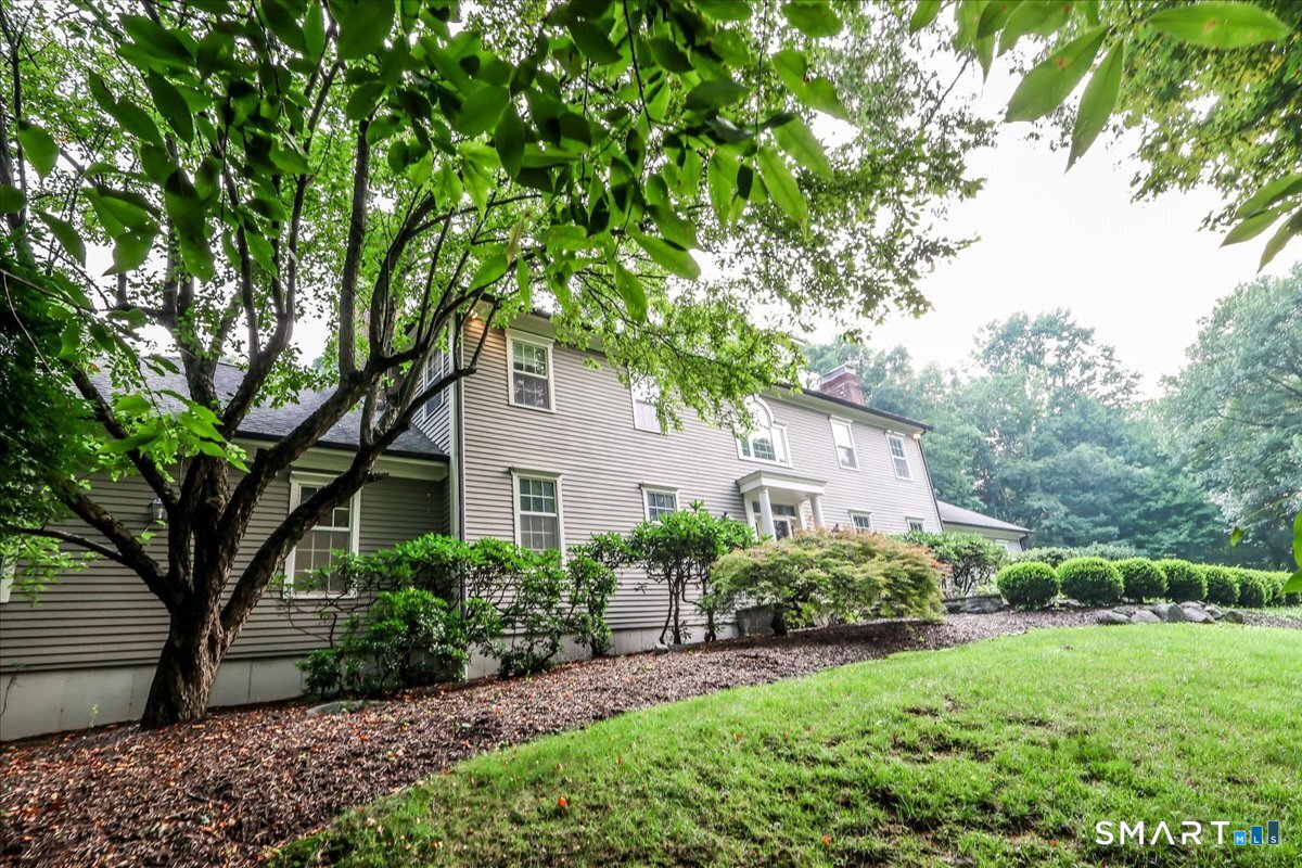 2 Raven Crest Drive