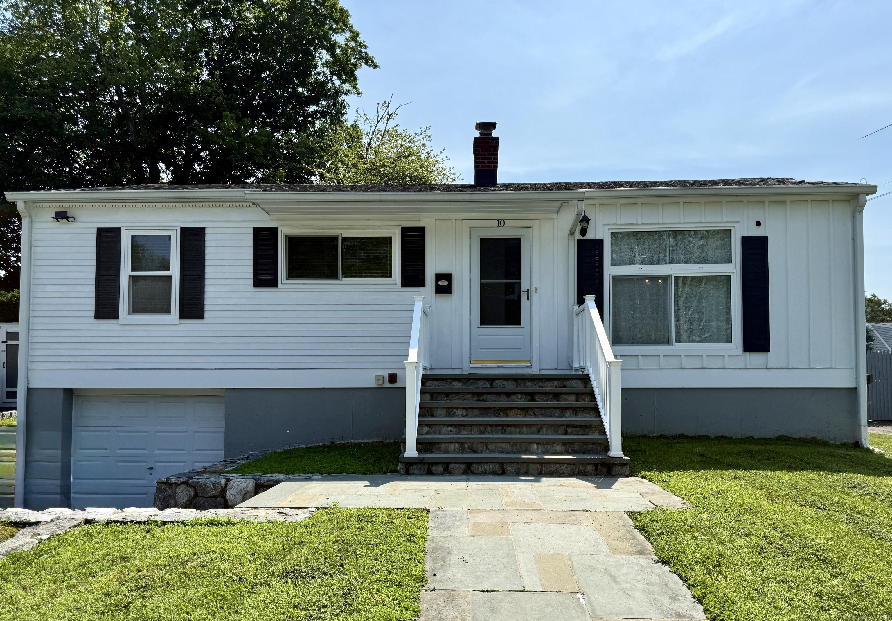 Rental Property at Norvel Road, Norwalk, Connecticut - Bedrooms: 3 
Bathrooms: 2 
Rooms: 5  - $4,250 MO.