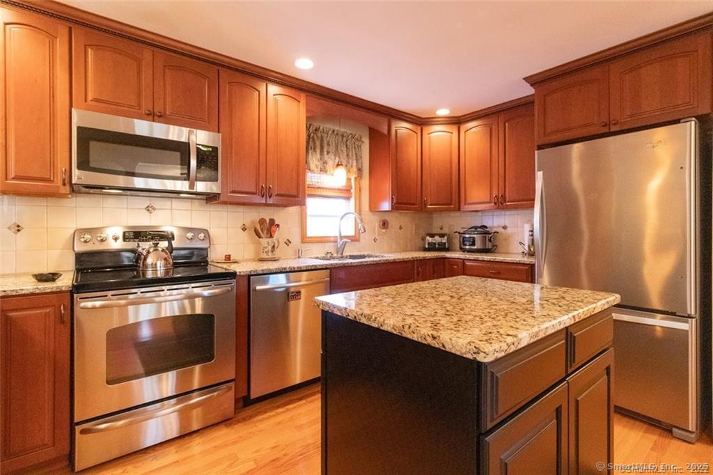 54 Spruceland Road, Enfield, Connecticut image 17