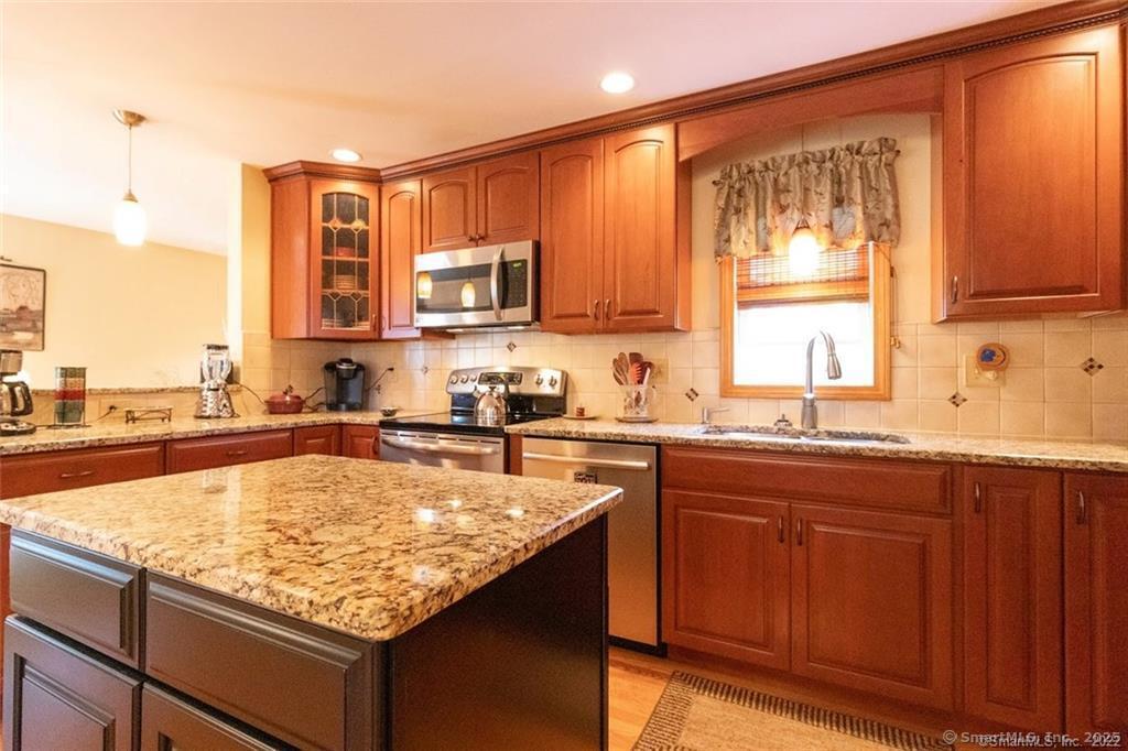 54 Spruceland Road, Enfield, Connecticut image 18