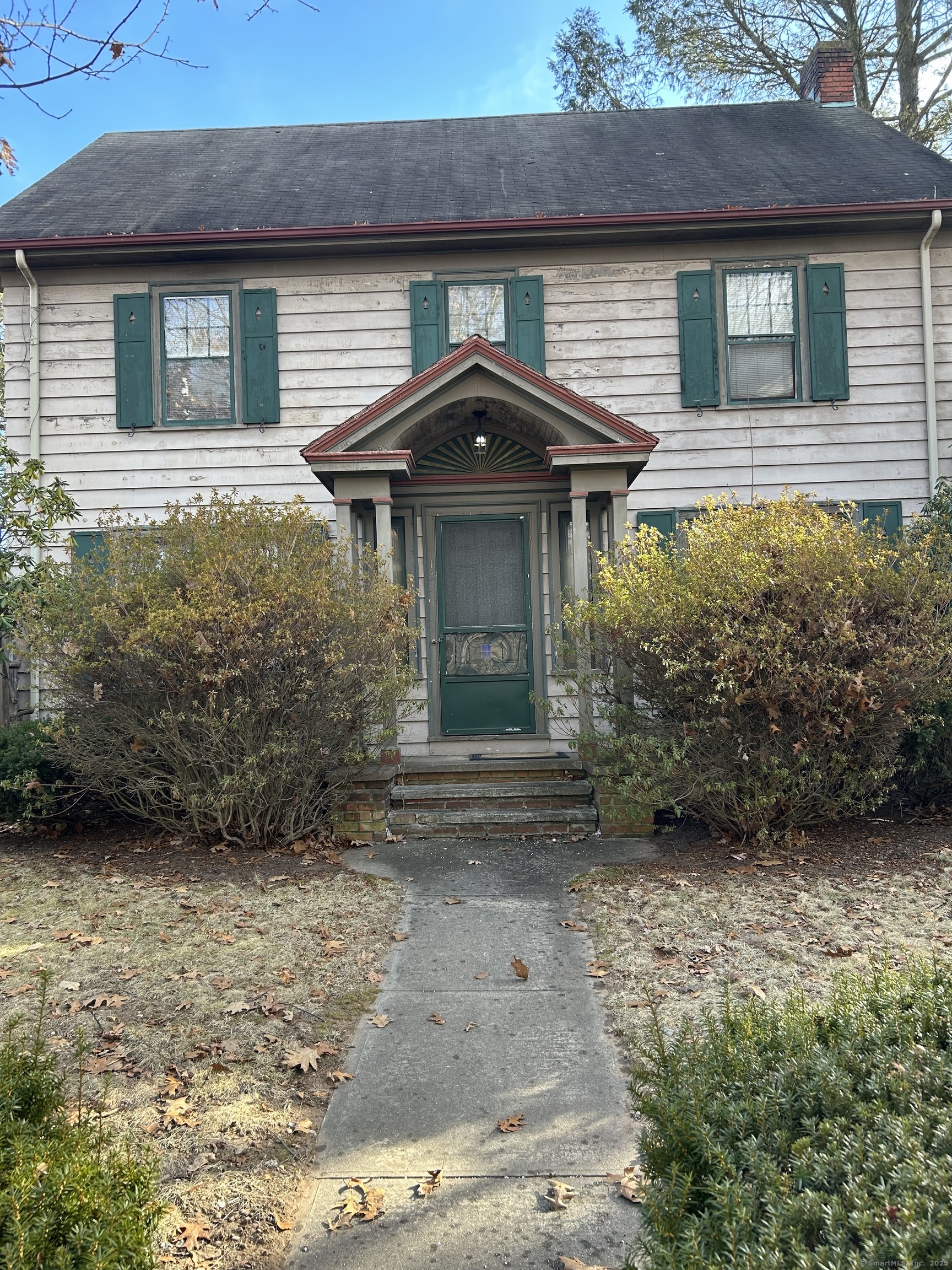 Elm Street, New Haven, Connecticut - 2 Bedrooms  
1 Bathrooms  
4 Rooms - 