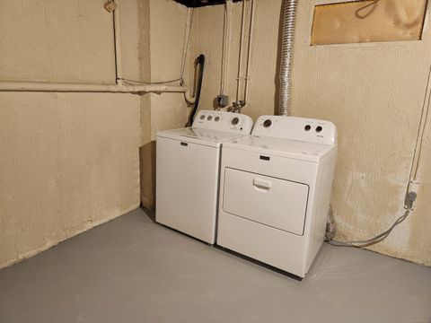 Tiny photo for 617 Center Street #D, Manchester, CT 06040 (MLS # 24147029)