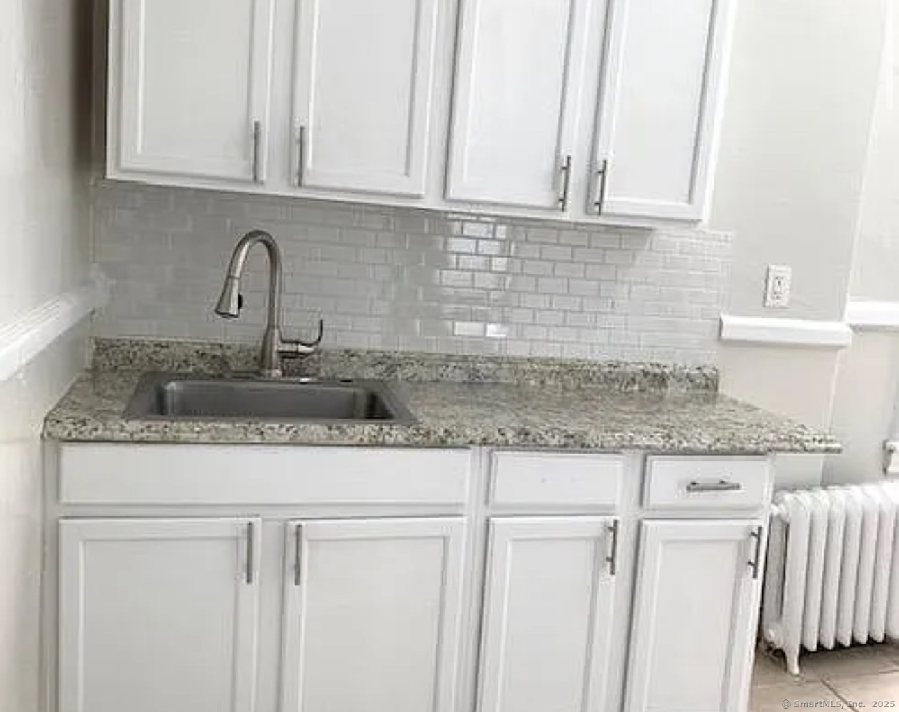 Rental Property at Fairfield Avenue 7, Bridgeport, Connecticut - Bedrooms: 3 
Bathrooms: 1 
Rooms: 6  - $2,500 MO.