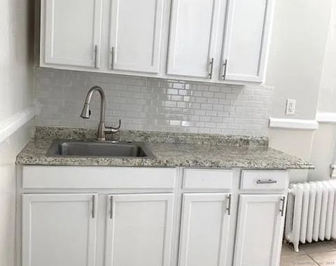 Multifamily For Rent - 1589 Fairfield Avenue #7<br/> Bridgeport, CT 06605