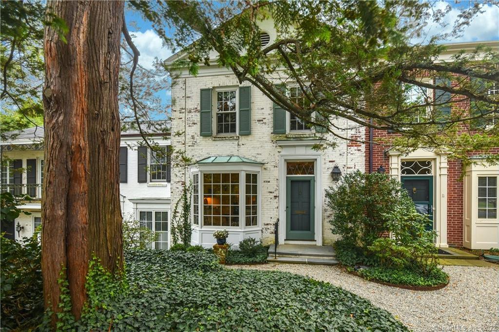 Photo 1 of 330 Elm Street 10, New Canaan, Connecticut, $1,090,000, Web #: 170437082
