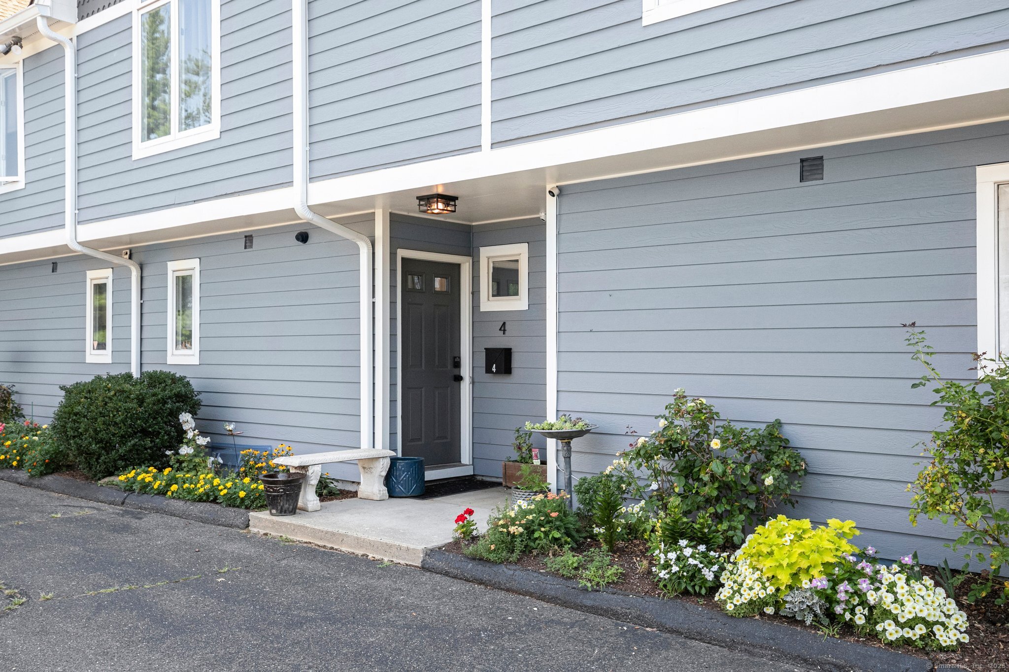 Rental Property at Van Zant Street 4, Norwalk, Connecticut - Bedrooms: 2 
Bathrooms: 2 
Rooms: 4  - $3,300 MO.