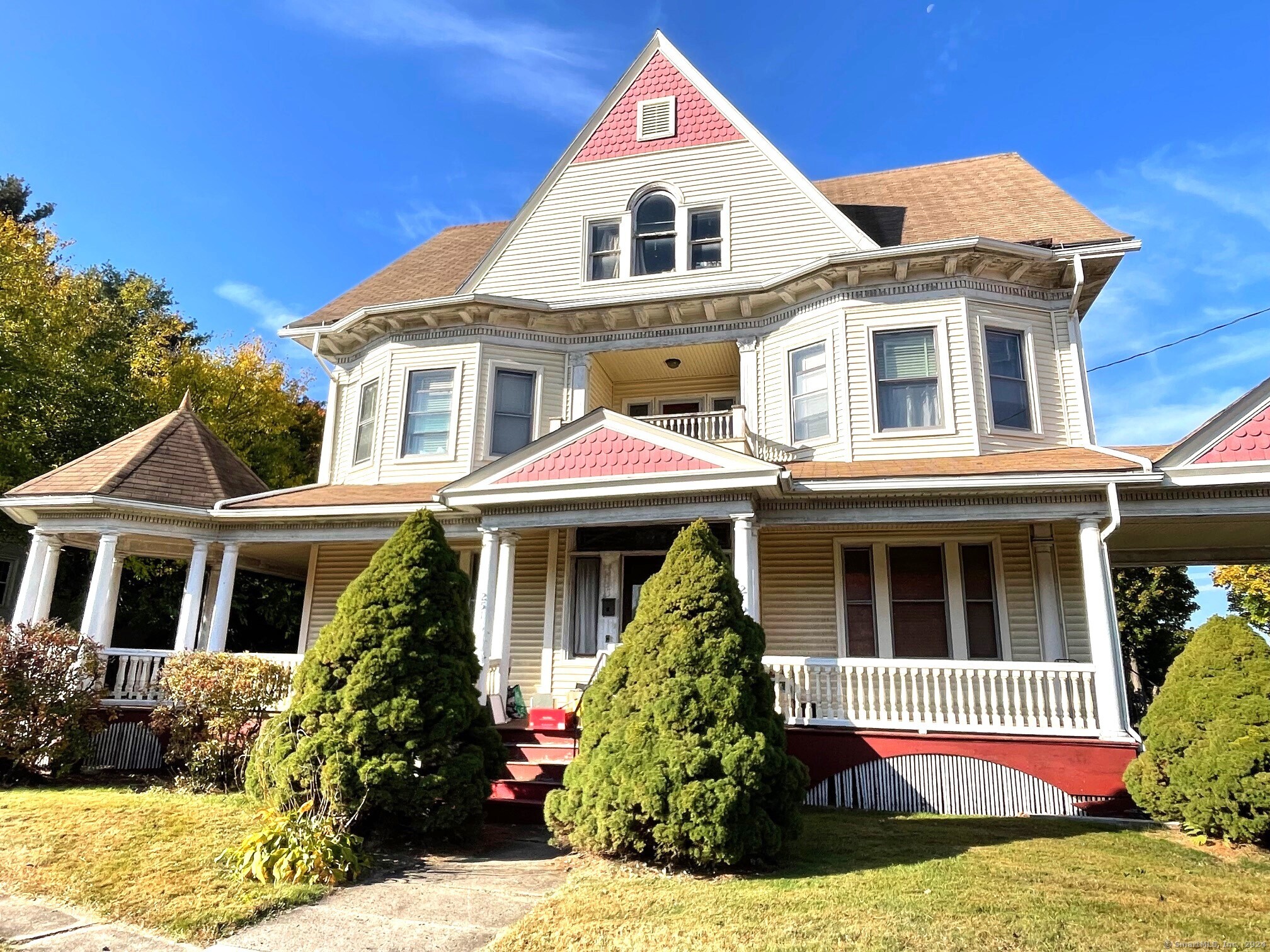 249 Fairfield Avenue, Hartford, Connecticut - 7 Bedrooms  
2 Bathrooms  
6 Rooms - 