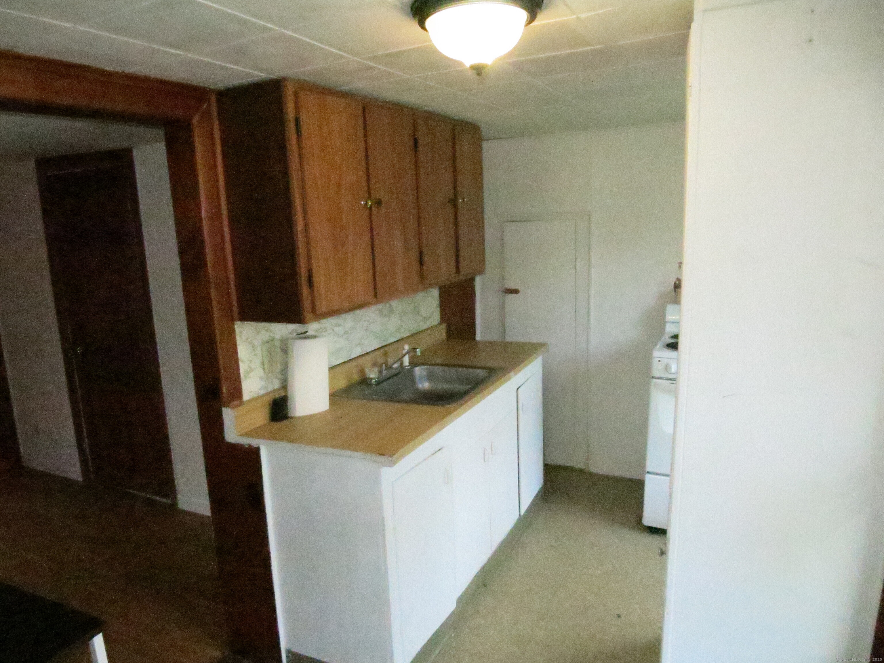 Colchester, Connecticut 06415, United States, 4 Bedrooms Bedrooms, ,2 BathroomsBathrooms,Residential,Active,91215