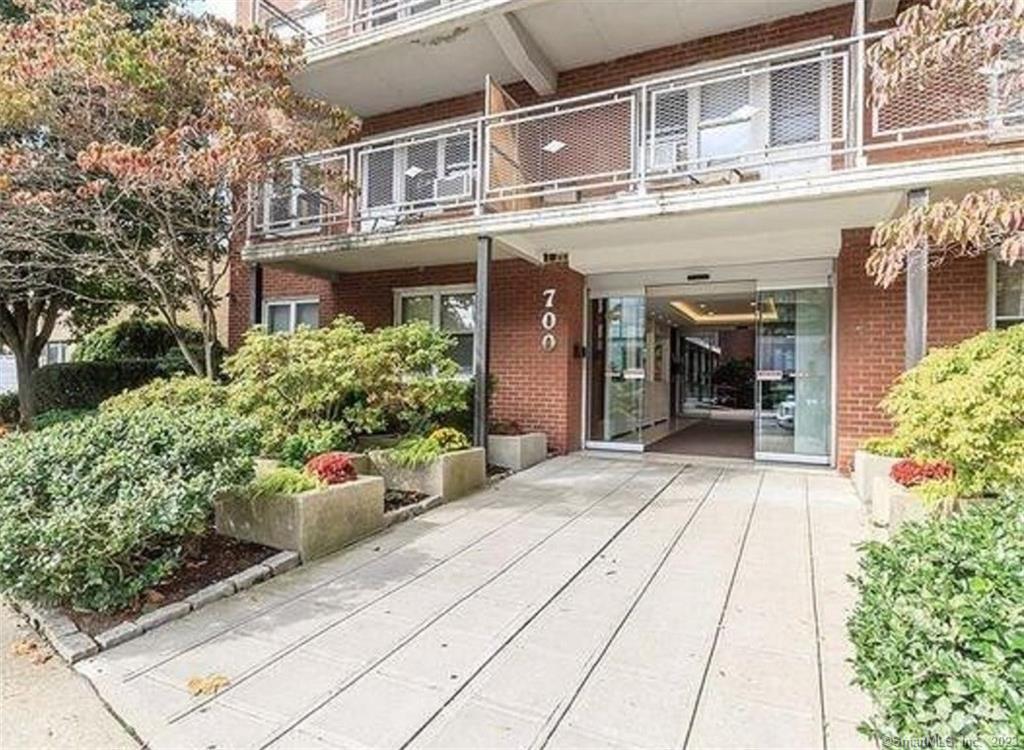 Rental Property at Summer Street Apt 8M, Stamford, Connecticut - Bathrooms: 1 
Rooms: 1  - $1,750 MO.