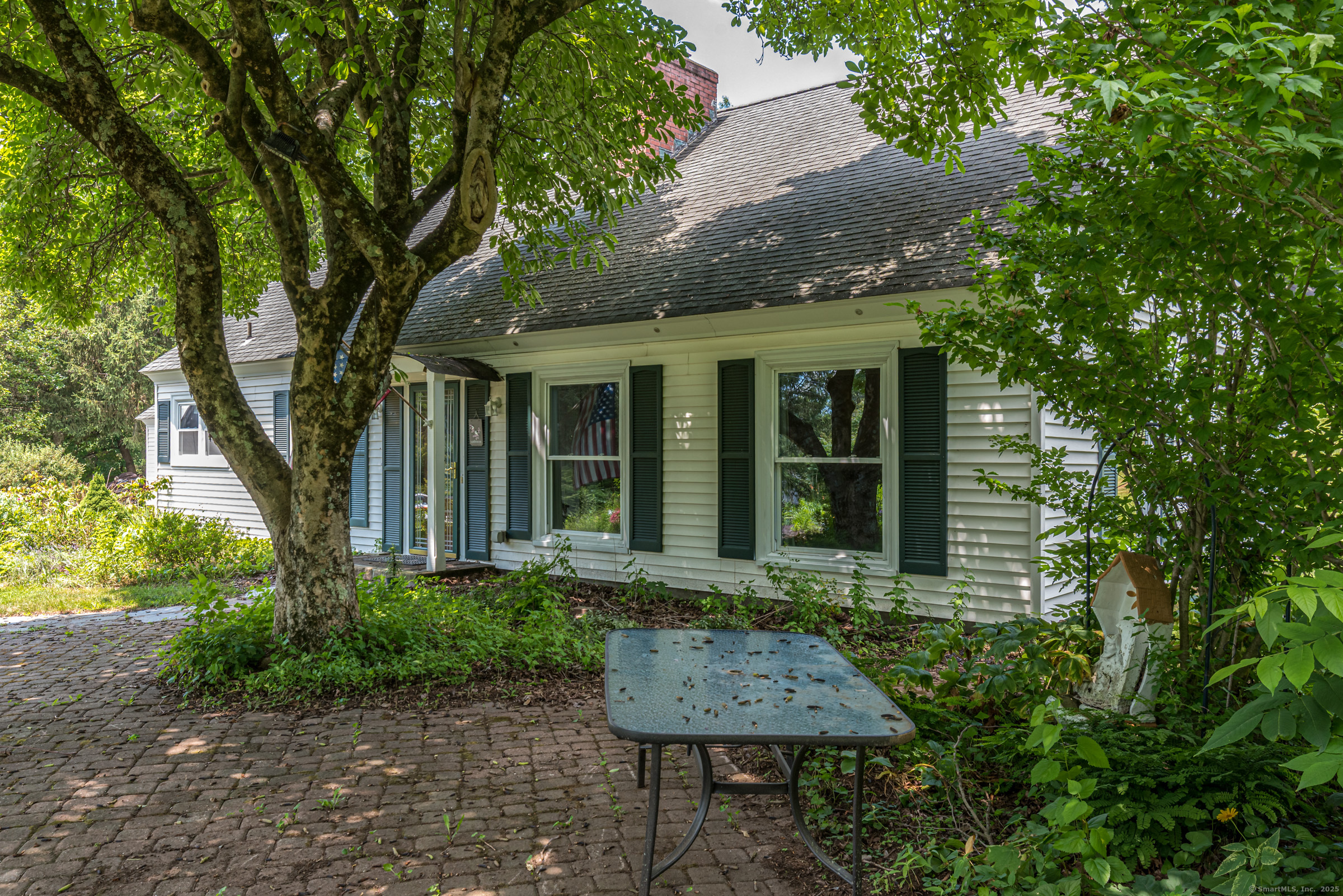 23 Mountain Road
