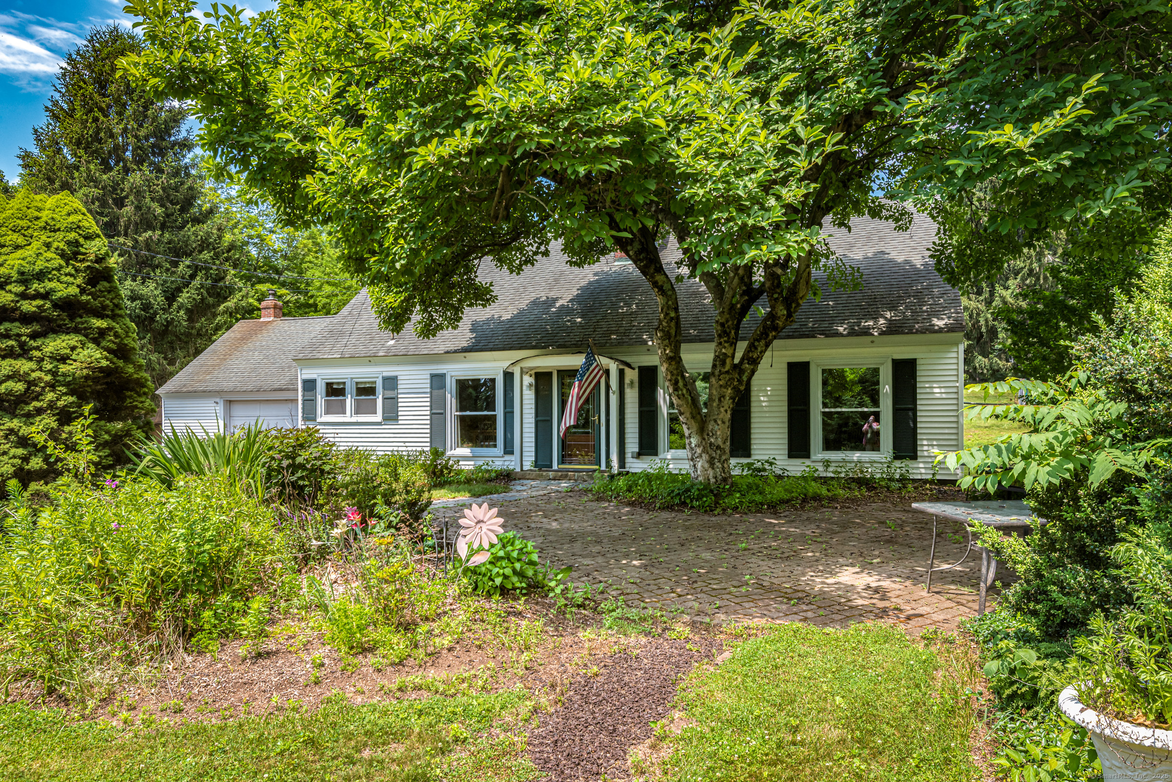 23 Mountain Road