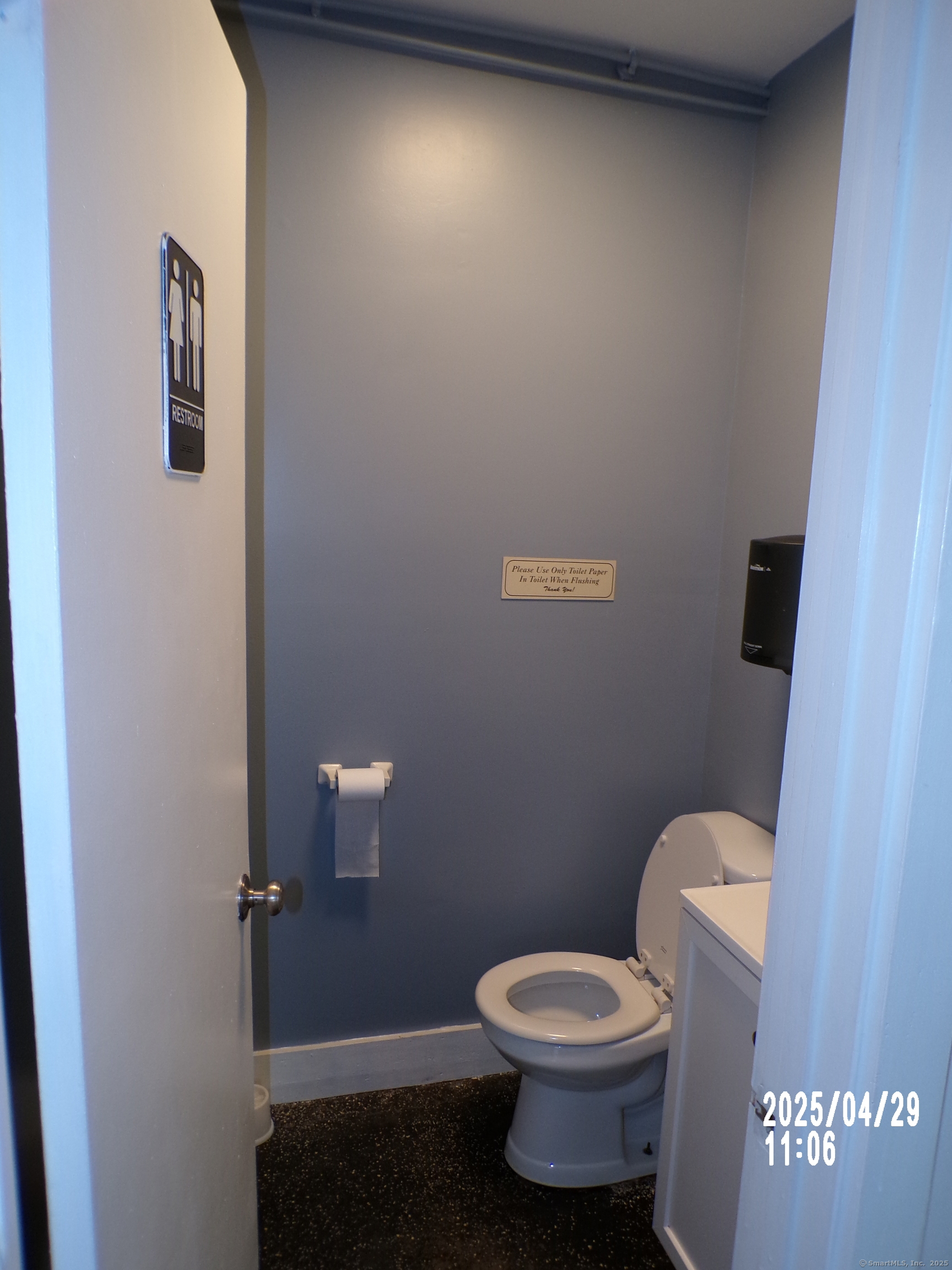 Meriden, Connecticut 06451, United States, ,Residential,Pending,119275