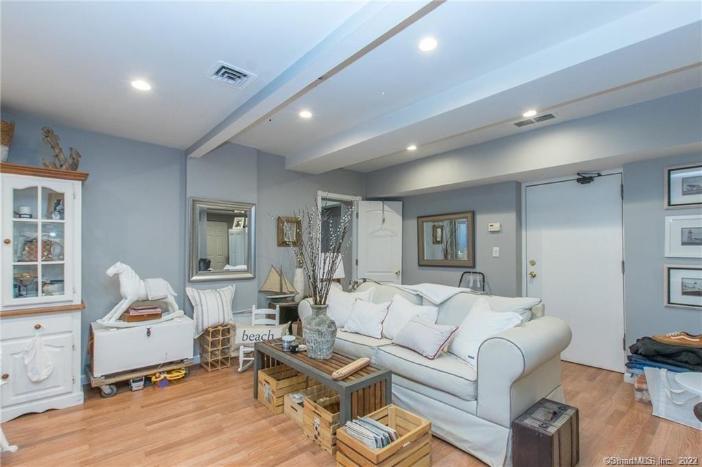 Photo 1 of 7 4th Street L1, Stamford, Connecticut, $175,000, Web #: 170457024