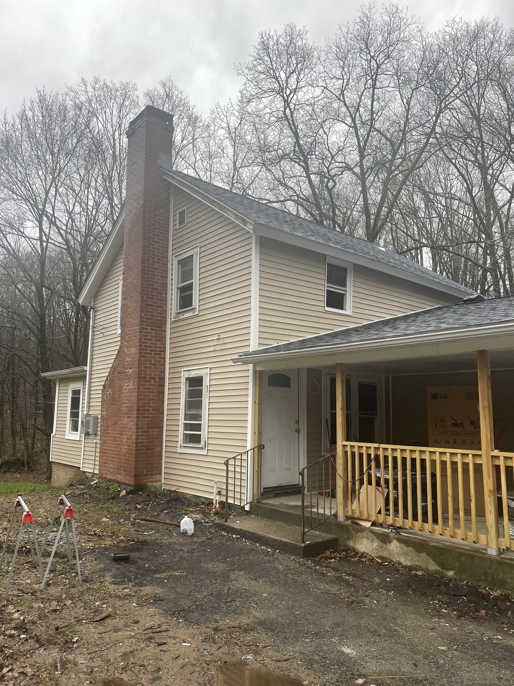 New Litchfield Street, Torrington, Connecticut - 3 Bedrooms  
1 Bathrooms  
7 Rooms - 