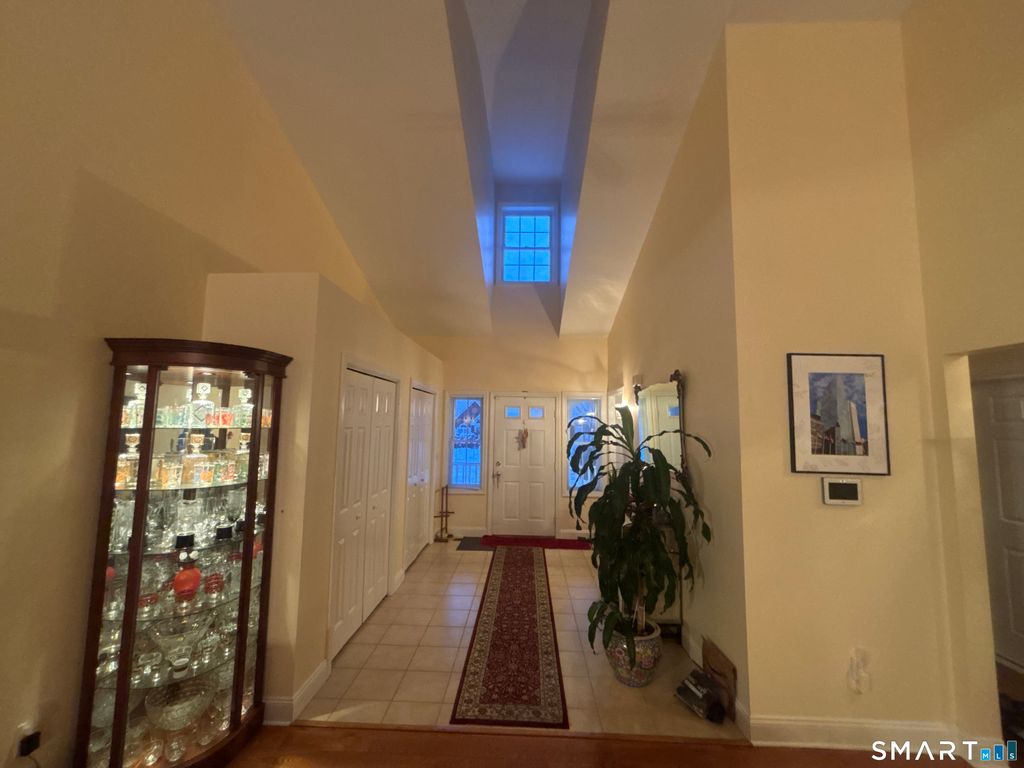 Photo of 162 Thistle Pond Drive #162, Bloomfield, CT 06002 (MLS # 24151340)