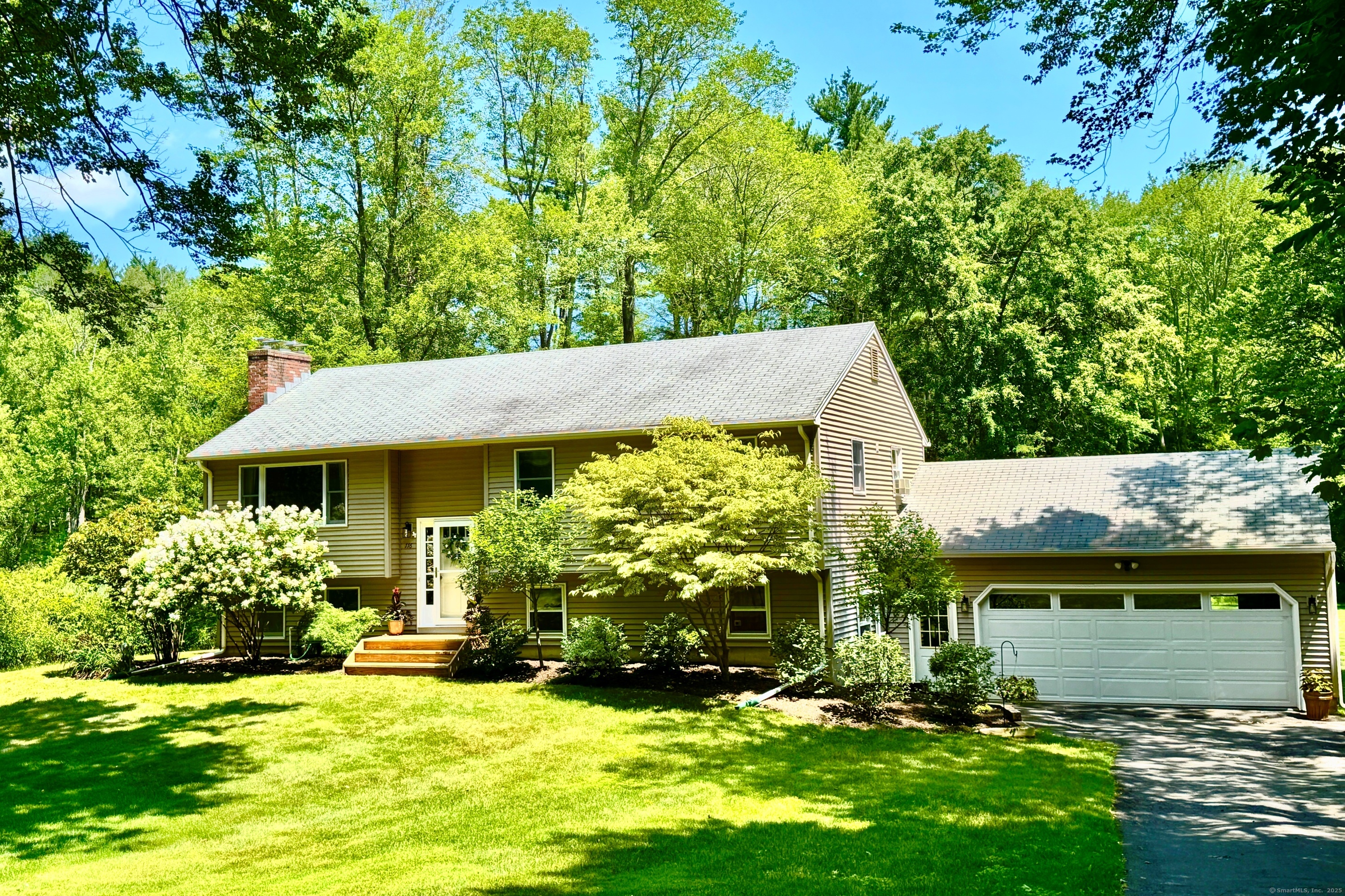 Granby, Connecticut 06035, United States, 3 Bedrooms Bedrooms, ,1 BathroomBathrooms,Residential,Pending,175388