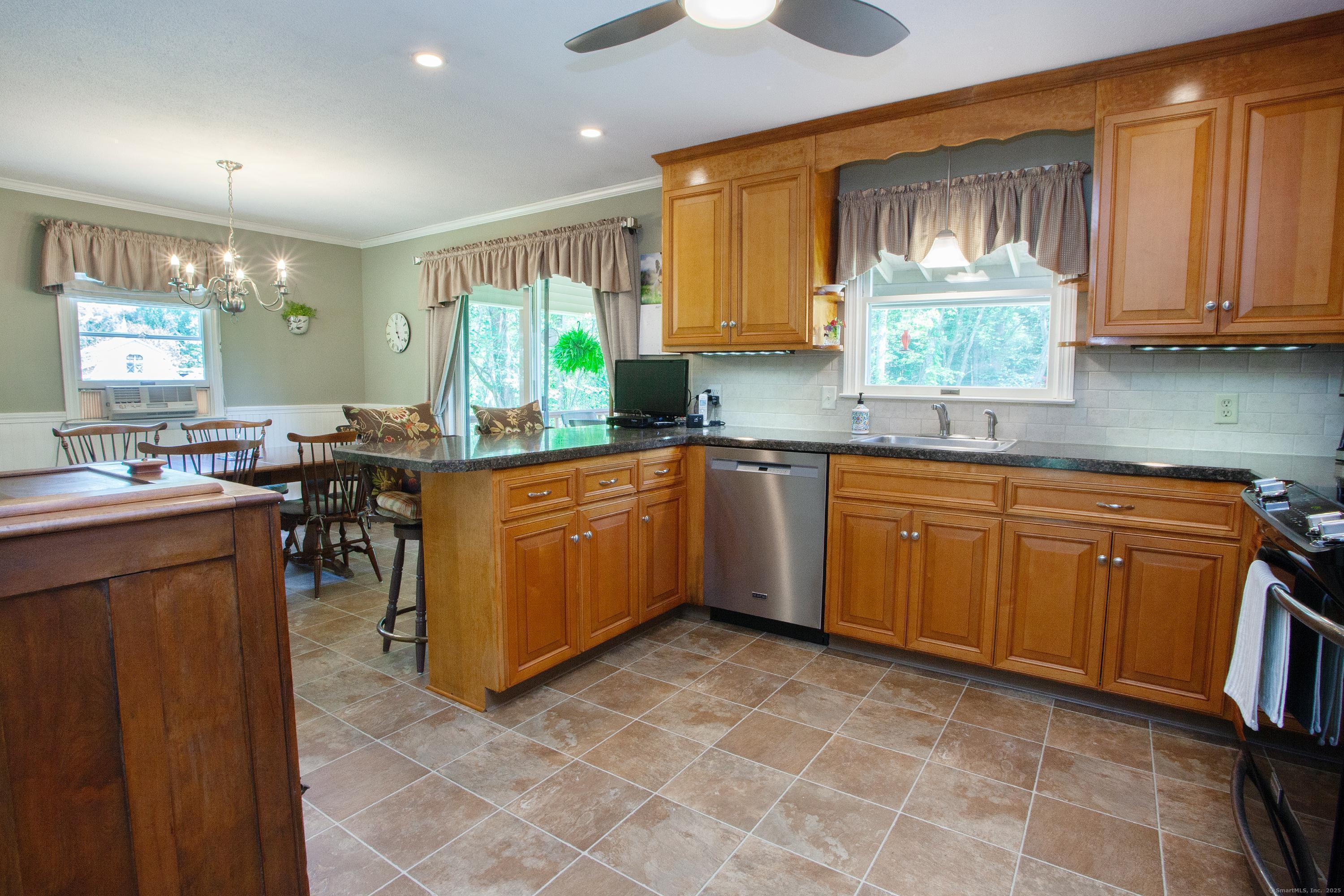 Granby, Connecticut 06035, United States, 3 Bedrooms Bedrooms, ,1 BathroomBathrooms,Residential,Pending,175388