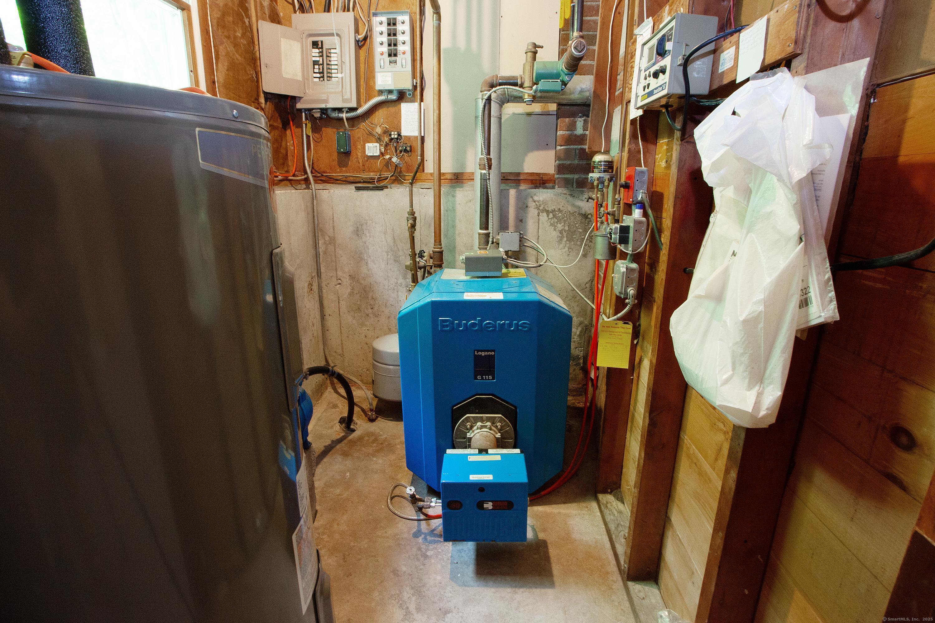 Granby, Connecticut 06035, United States, 3 Bedrooms Bedrooms, ,1 BathroomBathrooms,Residential,Pending,175388