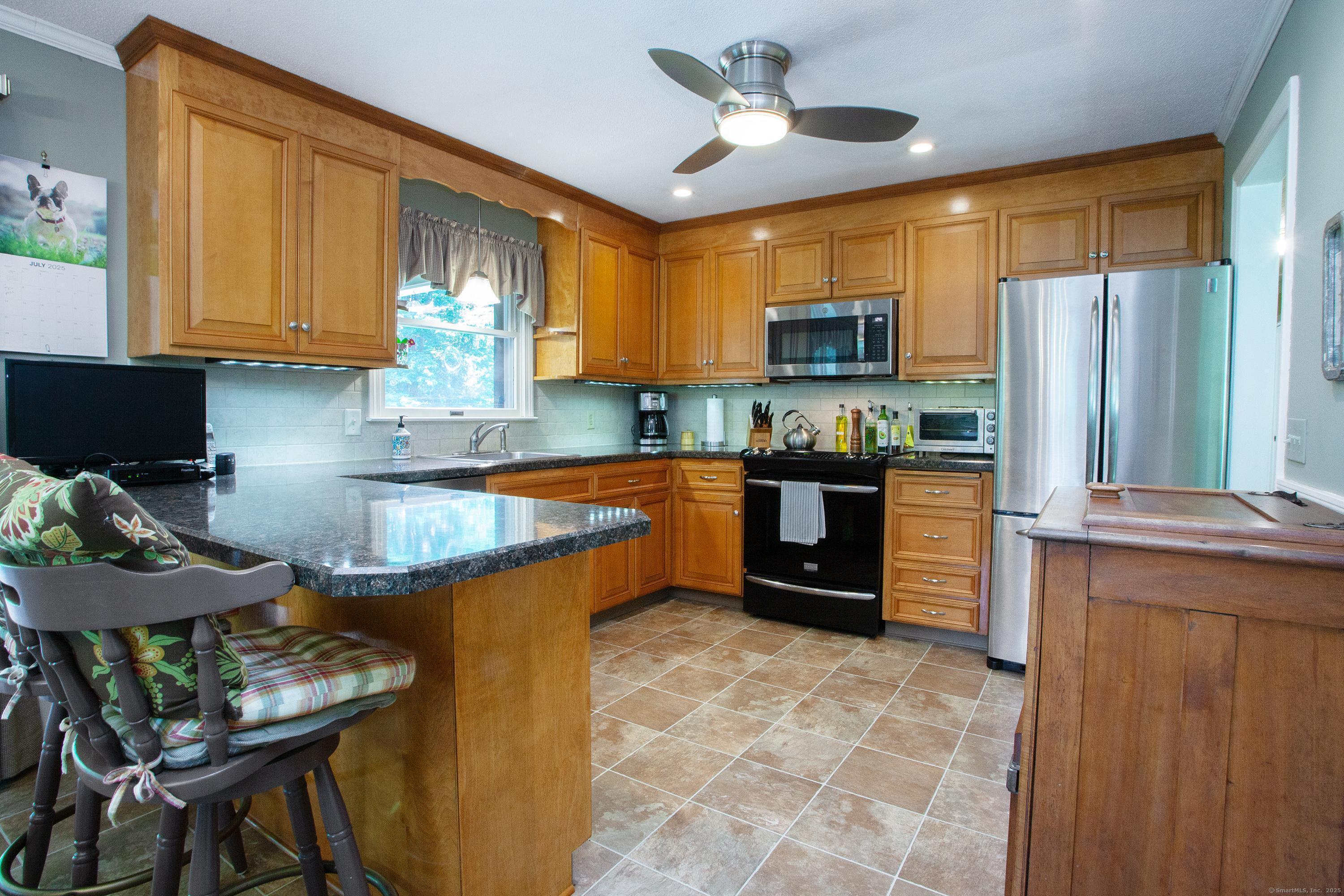 Granby, Connecticut 06035, United States, 3 Bedrooms Bedrooms, ,1 BathroomBathrooms,Residential,Pending,175388