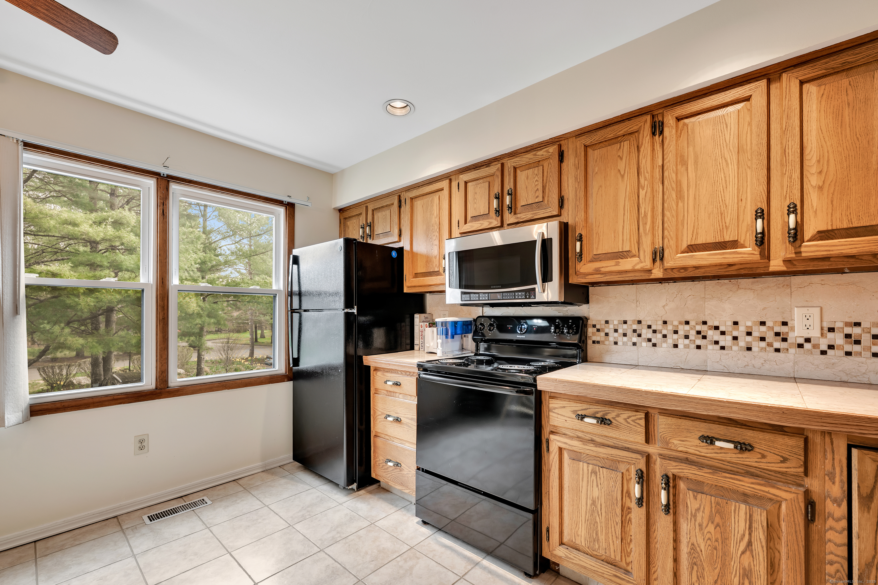 2 Willowbrook Circle #2, Monroe, Connecticut image 6