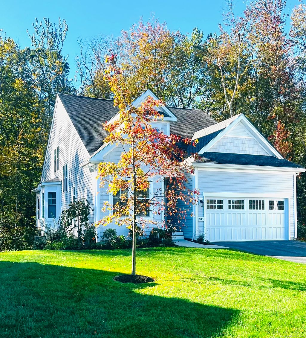 Photo of 945 Mackenzie Lane #945, Oxford, CT 06478 (MLS # 24132963)