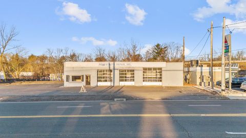 MLS: 24079218