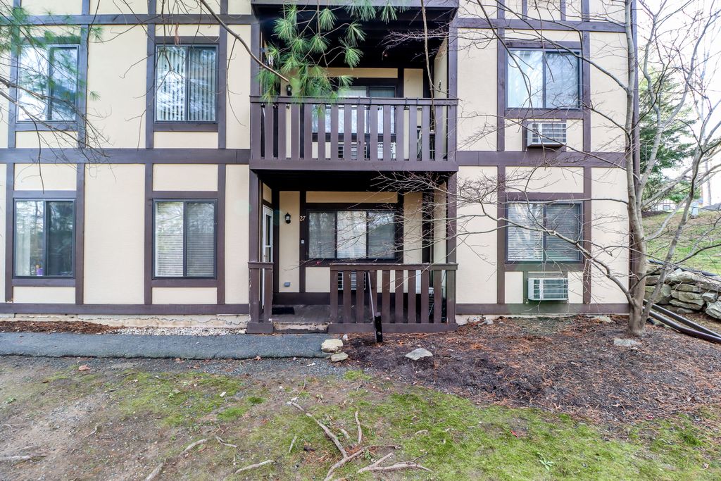 Photo of 27 Rollingwood Drive #27, Brookfield, CT 06804 (MLS # 24141137)