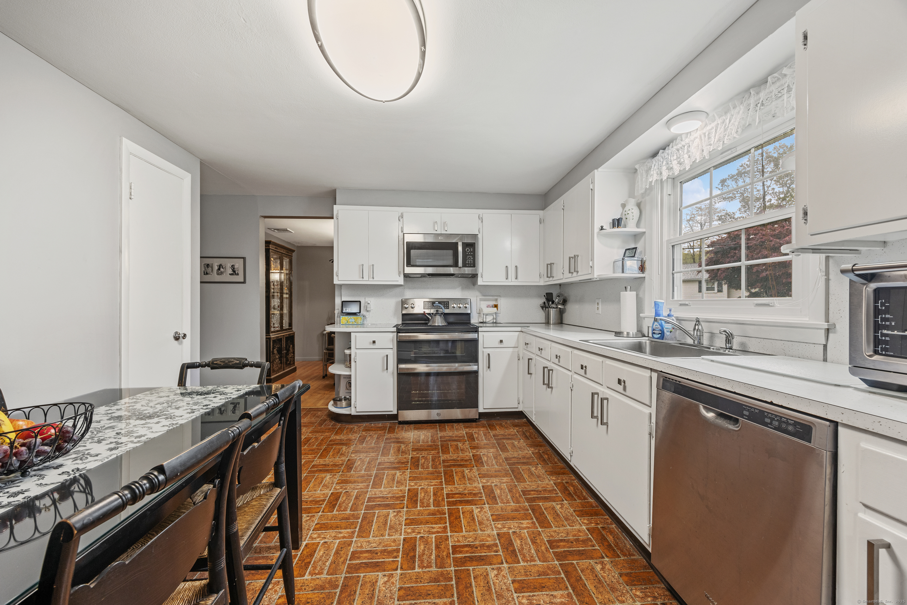 91 Parklawn Drive, Waterbury, Connecticut image 6