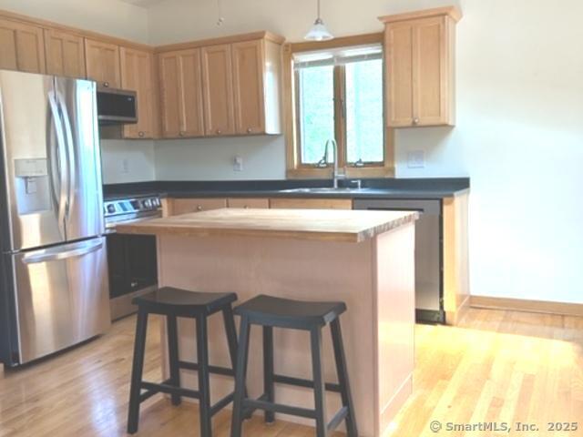 East Haven, Connecticut 06512, United States, 2 Bedrooms Bedrooms, ,1 BathroomBathrooms,Residential,Active,128789