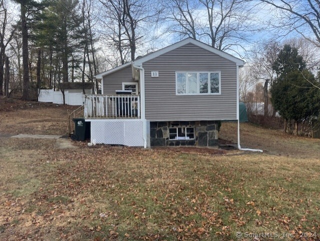 Cedar Lane, New Fairfield, Connecticut - 2 Bedrooms  
1 Bathrooms  
5 Rooms - 