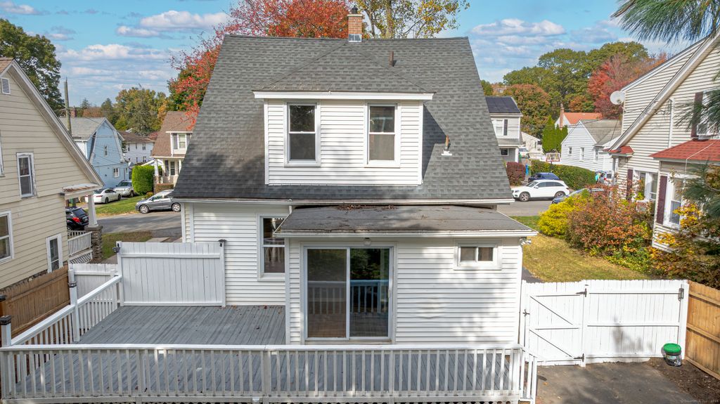 Photo of 100 Ridgefield Avenue, Waterbury, CT 06705 (MLS # 24134782)