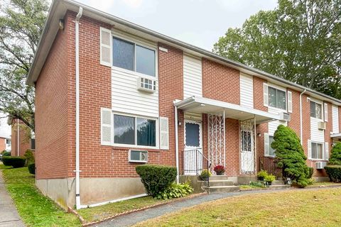 Photo of 273 Queen Street #APT 8A, Southington, CT 06489 (MLS # 24131932)