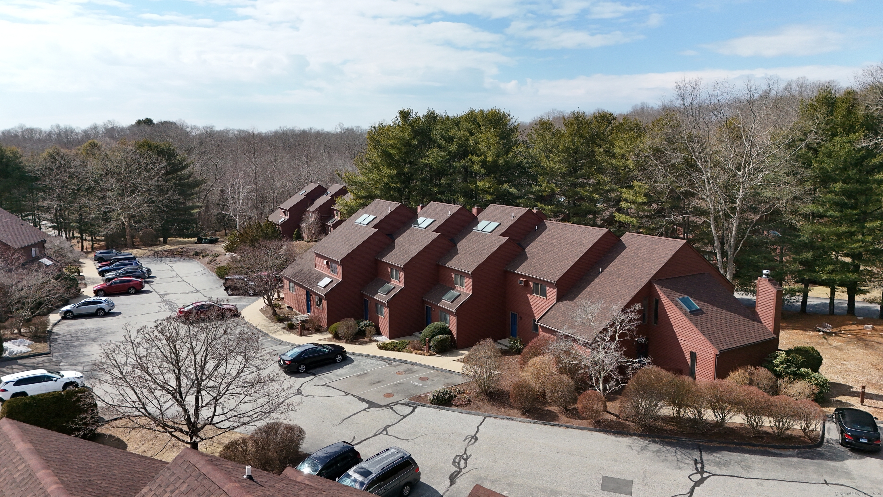 W Main Street Apt 41, East Lyme, Connecticut - 2 Bedrooms  
3 Bathrooms  
4 Rooms - 