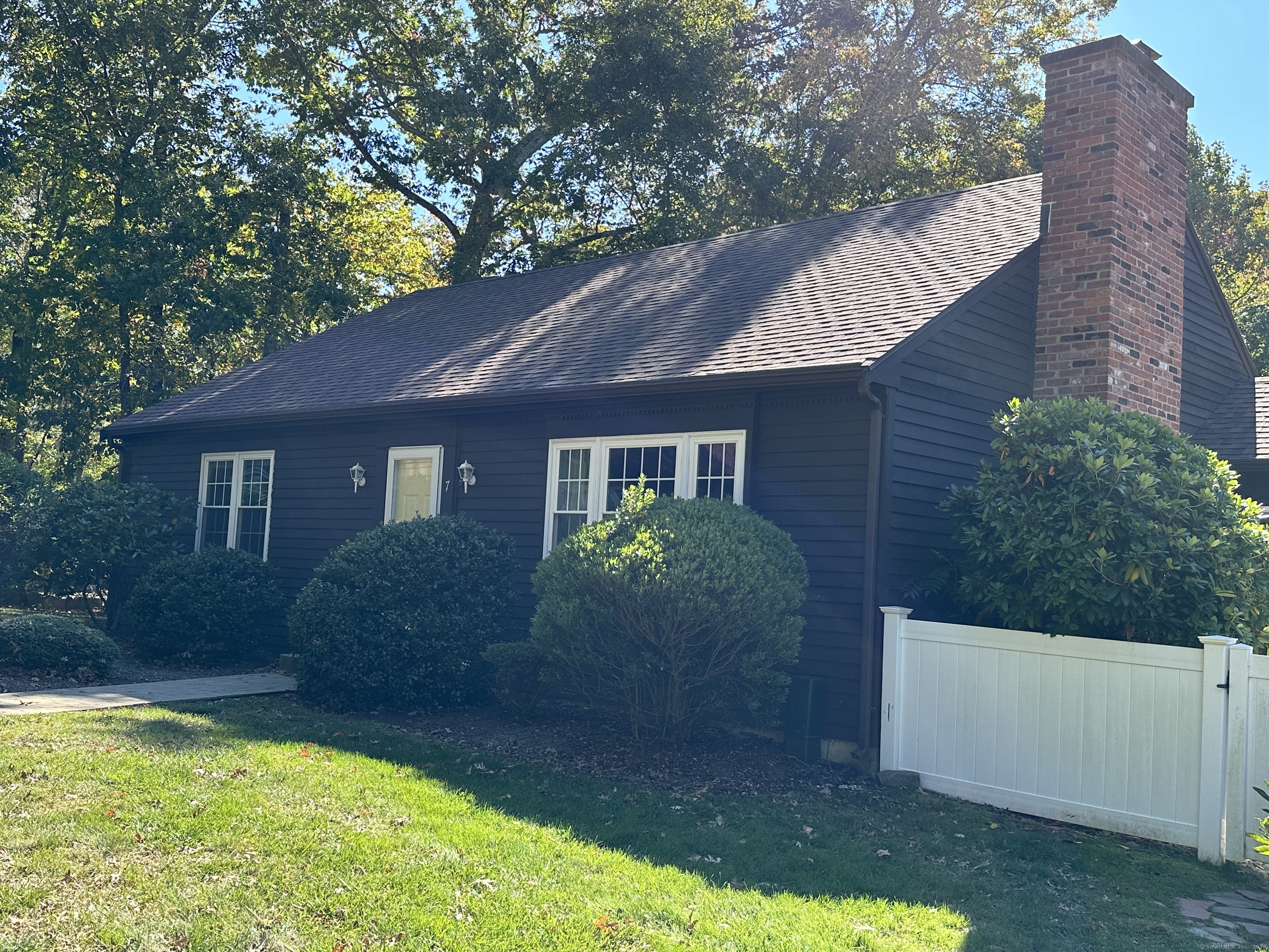 Rental Property at 7 Wilshire Rd Aka Ladshaw Drive, Madison, Connecticut - Bedrooms: 2 
Bathrooms: 2 
Rooms: 5  - $2,900 MO.