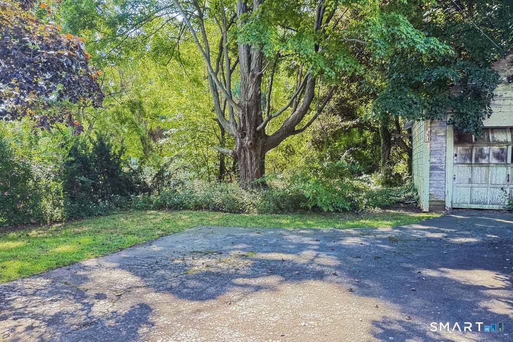 320 Farmington Avenue