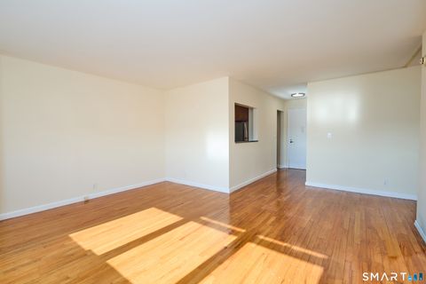 Tiny photo for 2625 Park Avenue #9R, Bridgeport, CT 06604 (MLS # 24149533)