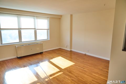 Tiny photo for 2625 Park Avenue #9R, Bridgeport, CT 06604 (MLS # 24149533)